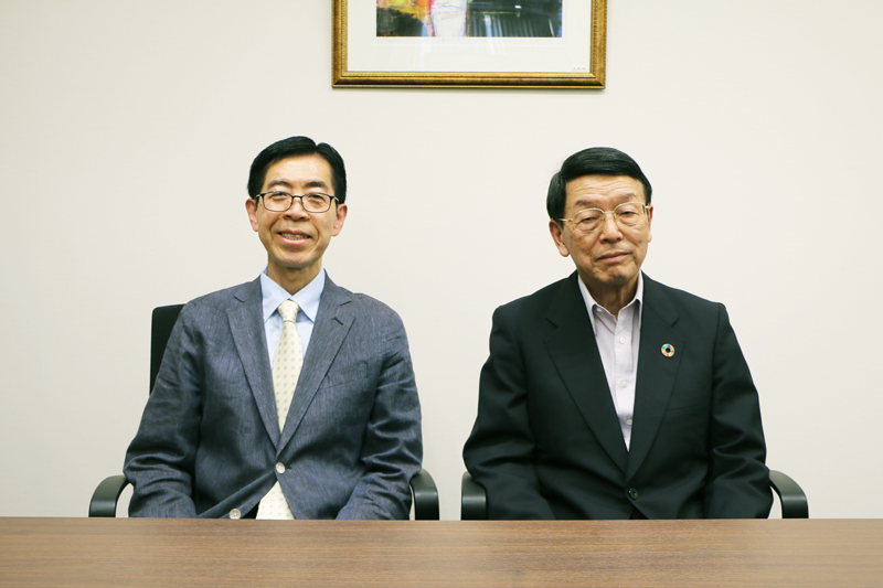左から、八木OMUP理事長、西澤理事長