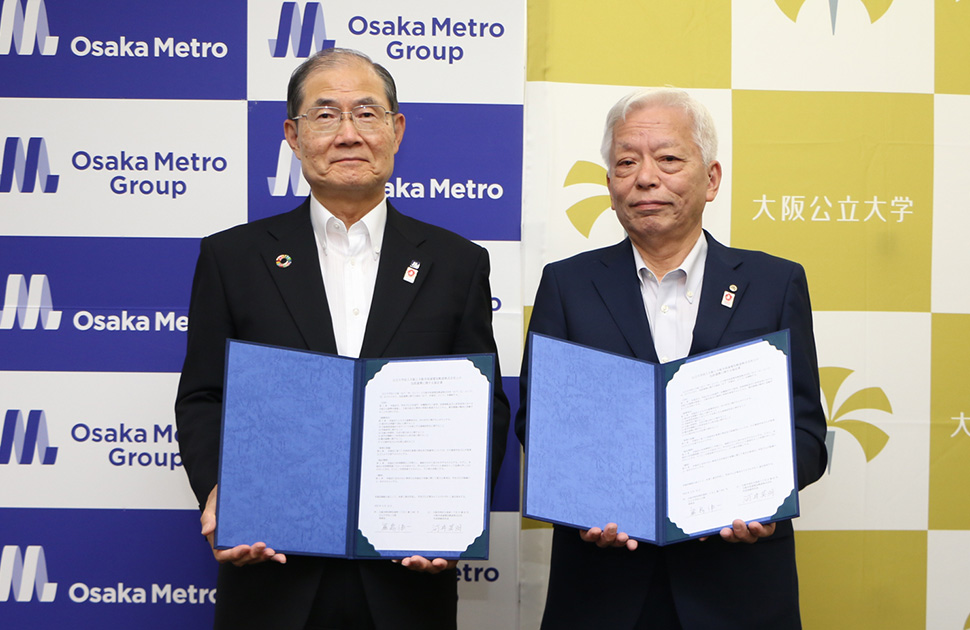 写真：OsakaMetro代表取締役社長と本法人理事長