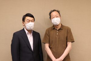黒田征太郎氏（イラストレーター・グラフィックデザイナー）が、西澤良記理事長を表敬訪問されました