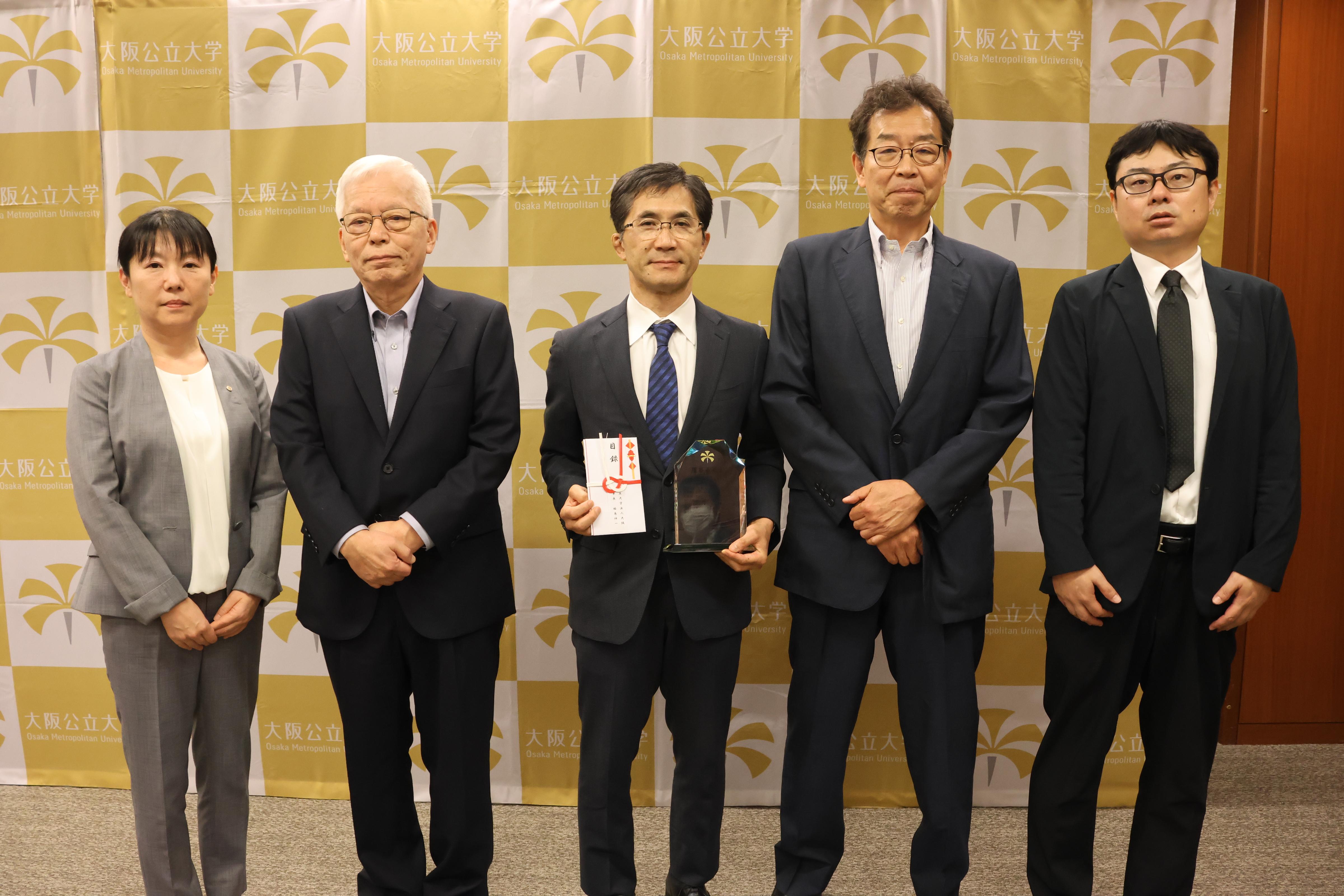 集合写真（医学部附属病院経営改善チーム）